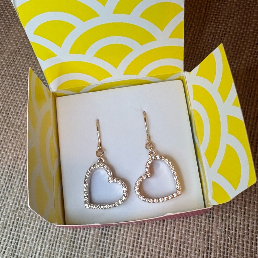 Origami Owl 💎 heart dangle earrings